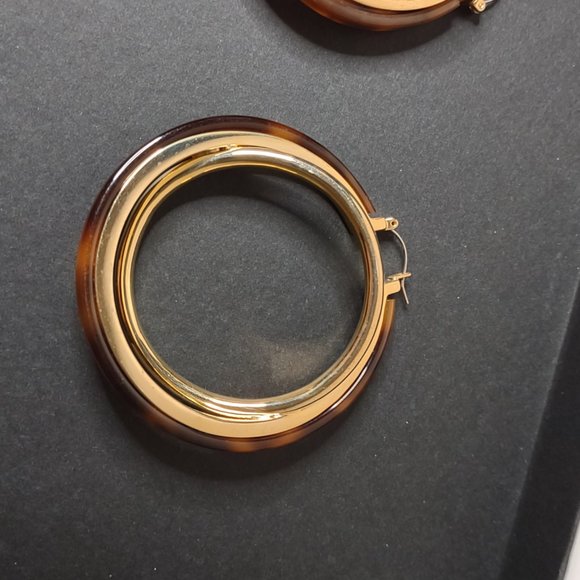 Vince Camuto Tortoise And Gold Tone Large Hoop Earrings - Picture 14 of 15